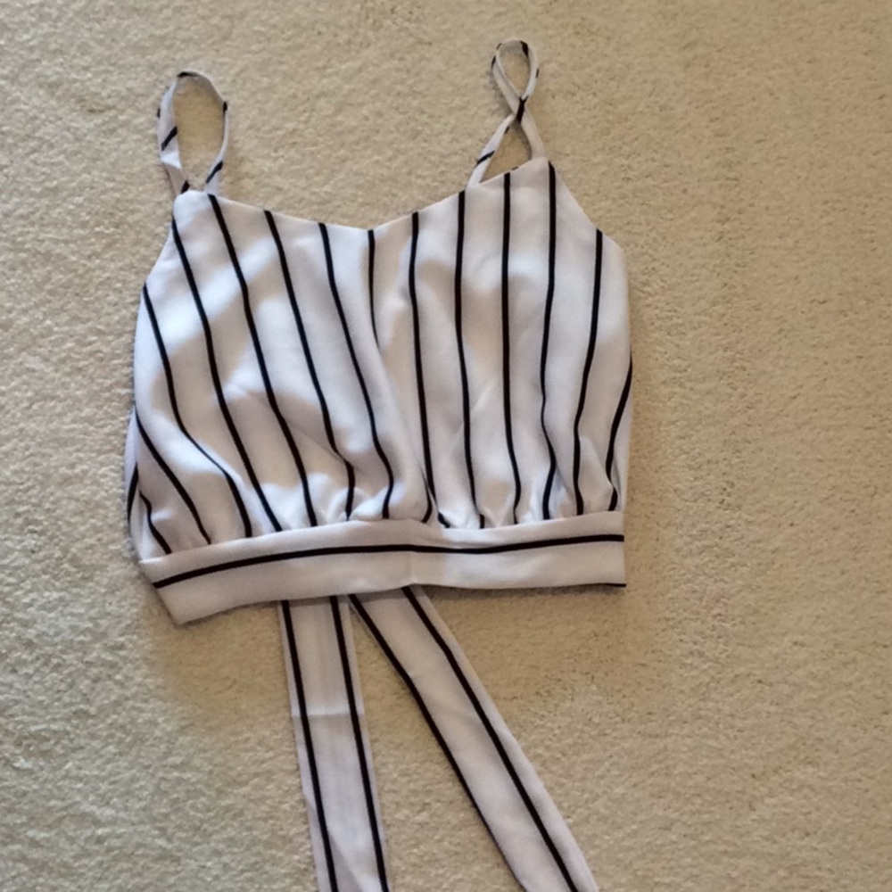 💧Cute cropped tank top💧